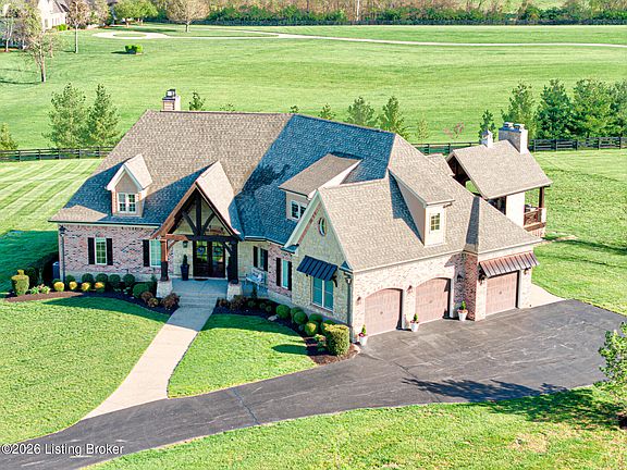 2nd image of 33 Timberwood Dr