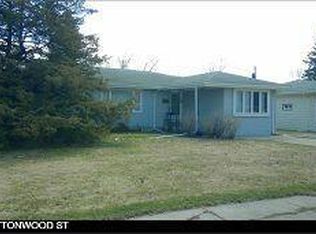 1907 Cottonwood St, Grand Forks, ND 58201