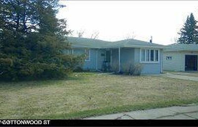 1907 Cottonwood St, Grand Forks, ND, 58201