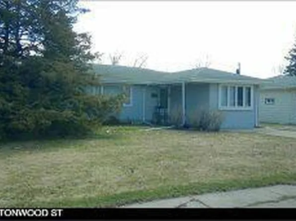 1907 Cottonwood St, Grand Forks, ND 58201