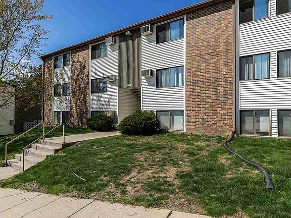 2nd image of 910 Benton Dr APT 21