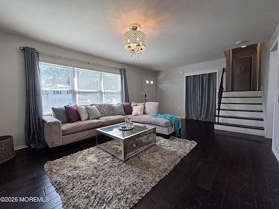 4th image of 507 Woolley Drive