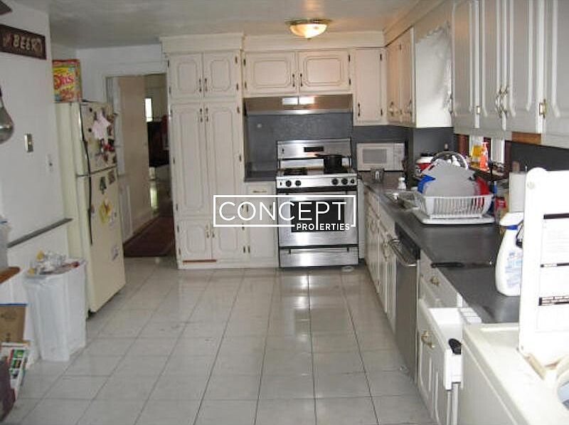 2nd image of 53 Bristol Rd #2DW