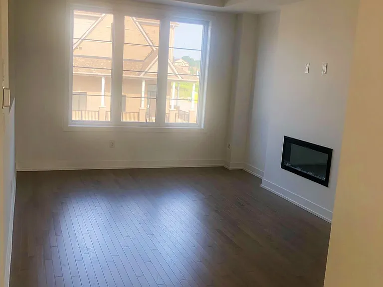 79 Morrison Cres — Photo 3
