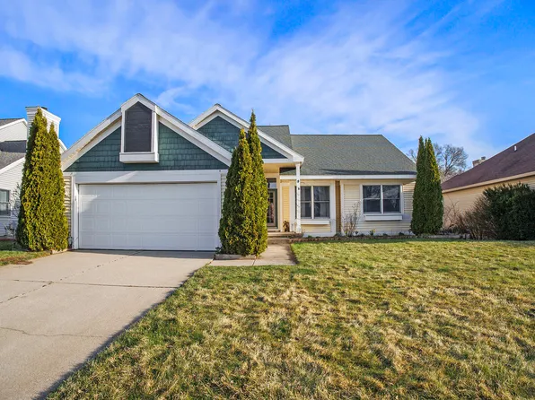 15735 River Side Dr, Spring Lake, MI 49456