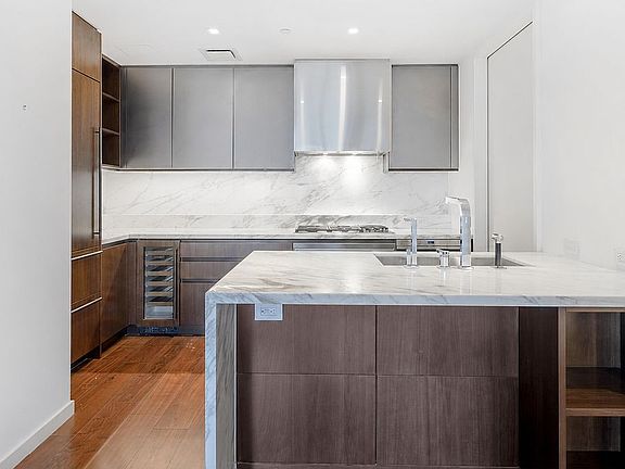 5th image of 1 West End #11E