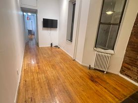 515 W 46th St