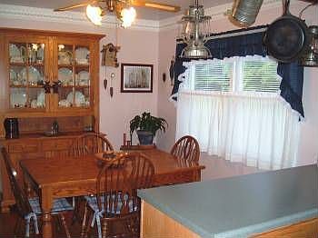 3rd image of 54 Cynthia Ln