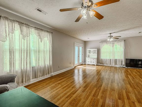 4th image of 1903 Nances Ferry Rd