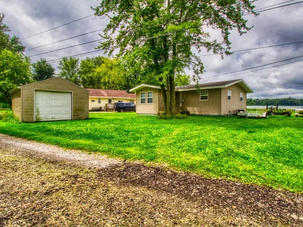 8861 S Jannie Ln, Silver Lake, IN 46982