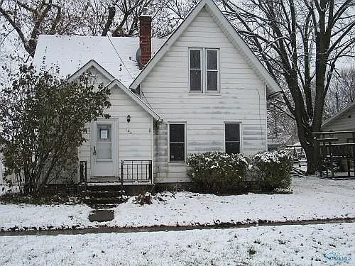104 S Main St photo 1