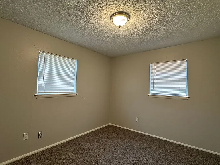 3310 SW Salinas Dr — Photo 5