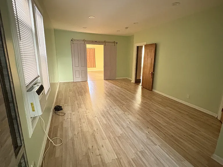 516 Forest St #1 — Photo 3