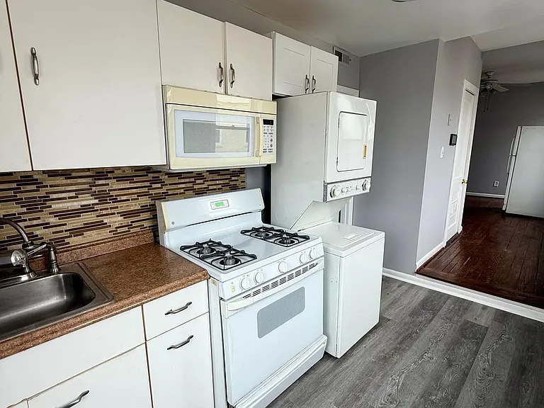 1001 Light St #3 — Photo 4
