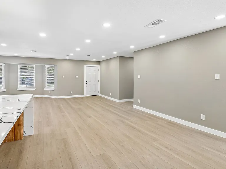 10711 Cromwell Dr — Photo 26