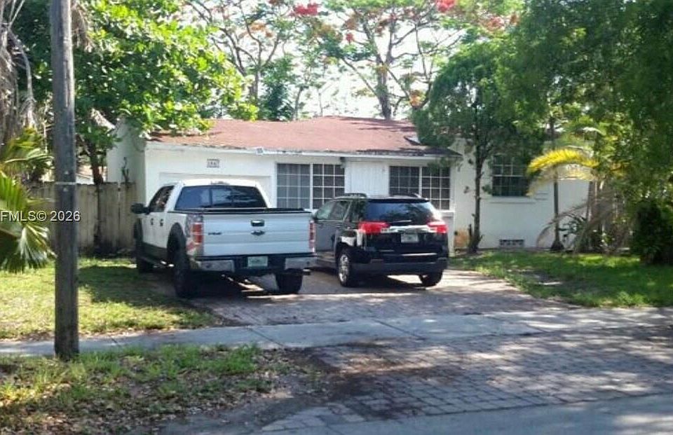 2nd image of 1841 Mayo St