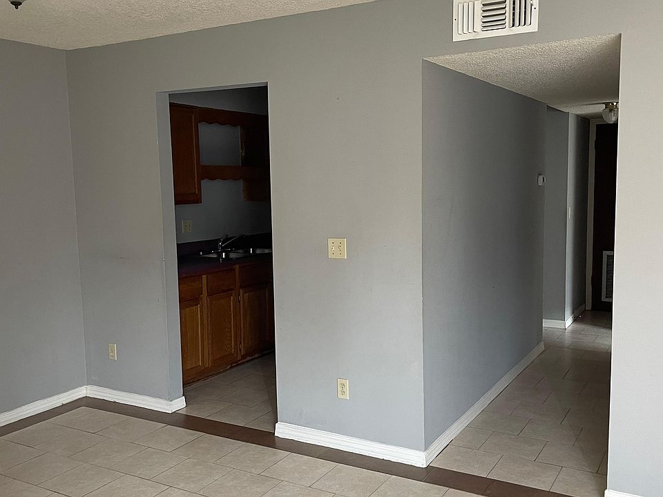 1st image of 471 Bentwood Ln #1B
