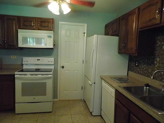5th image of 1577 Burr Oak Ct APT A