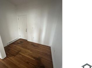 1442 Main St #3, Worcester, MA 01603