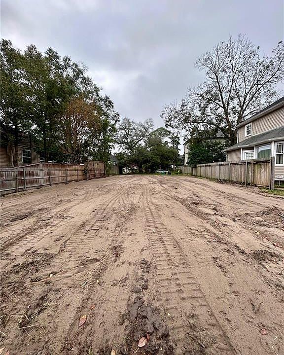 2nd image of 227 Metairie Lawn Dr