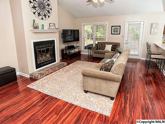 3rd image of 729 Wynsom Dr SE