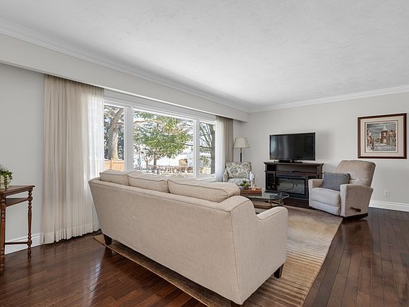 3rd image of 10 Duckworth St