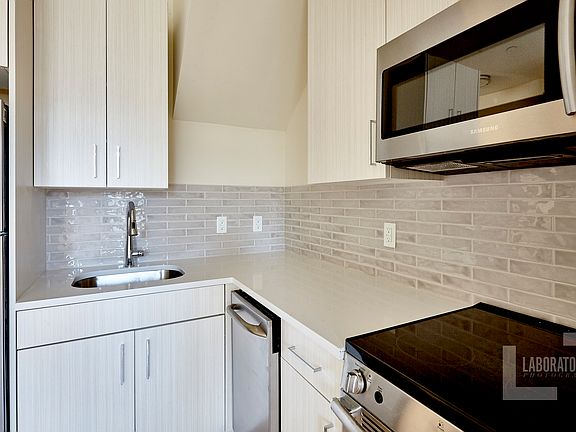 2nd image of 785 Saint Nicholas Ave #5B
