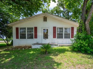 1006 S Sparks St, Alvarado, TX 76009