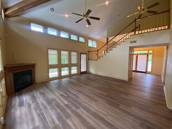 5th image of 274 Stirling Dr