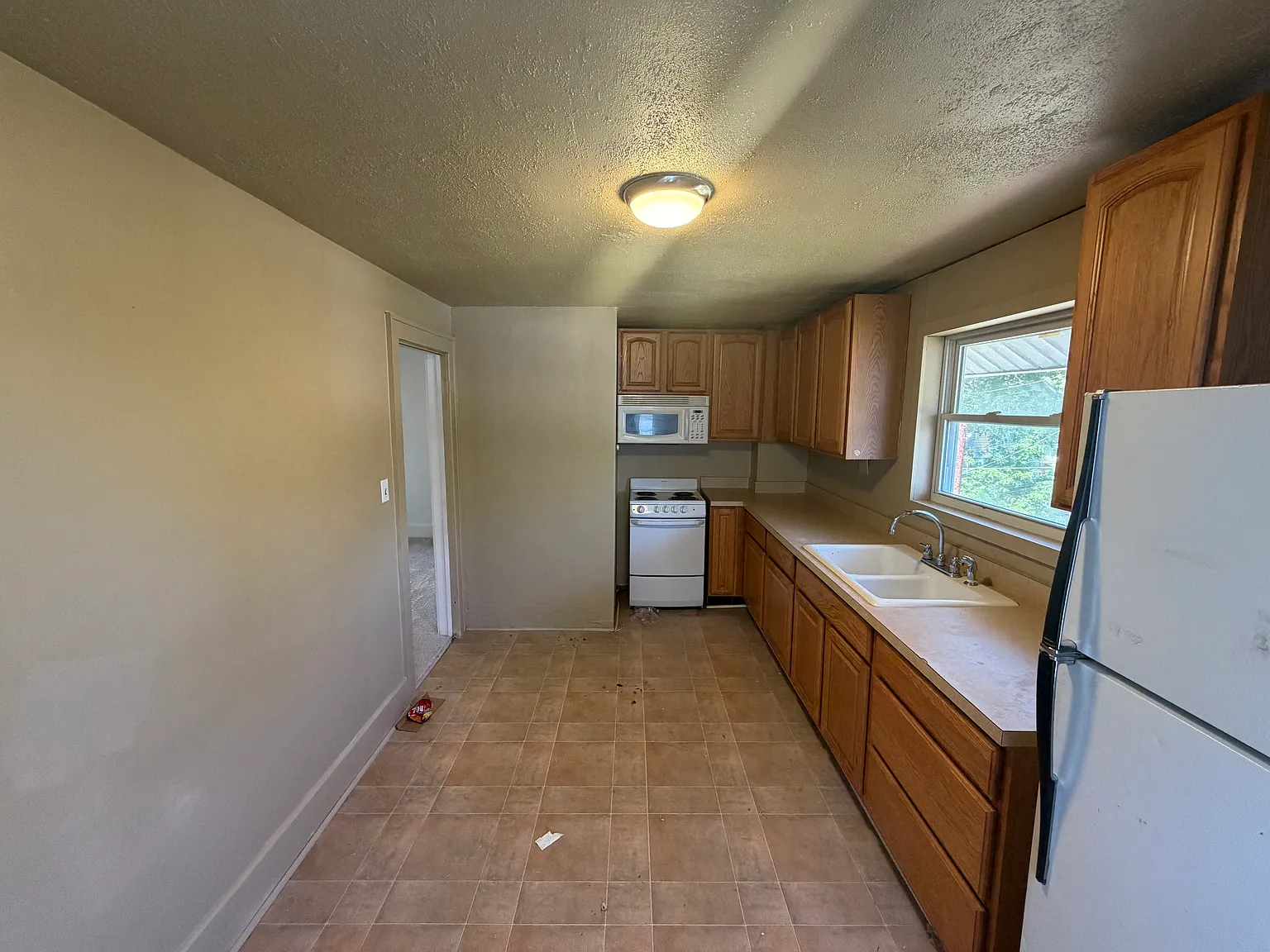 4 bed, 1300 sqft, $1,200 — Photo 4