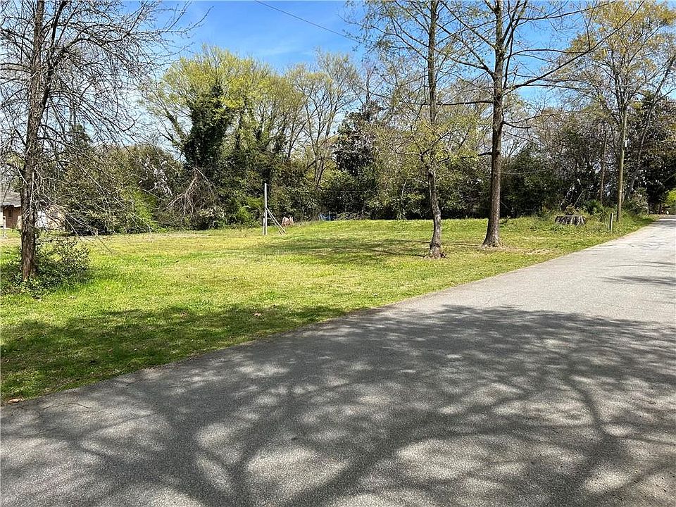 1st image of 2648 Shannon Dr