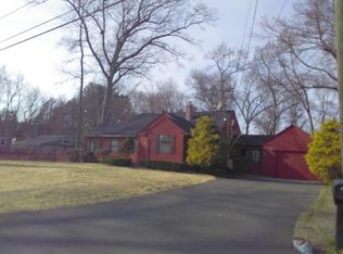 39 Center St, Agawam, MA 01001