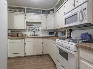 401 Harrison Ln, Hurst, TX 76053