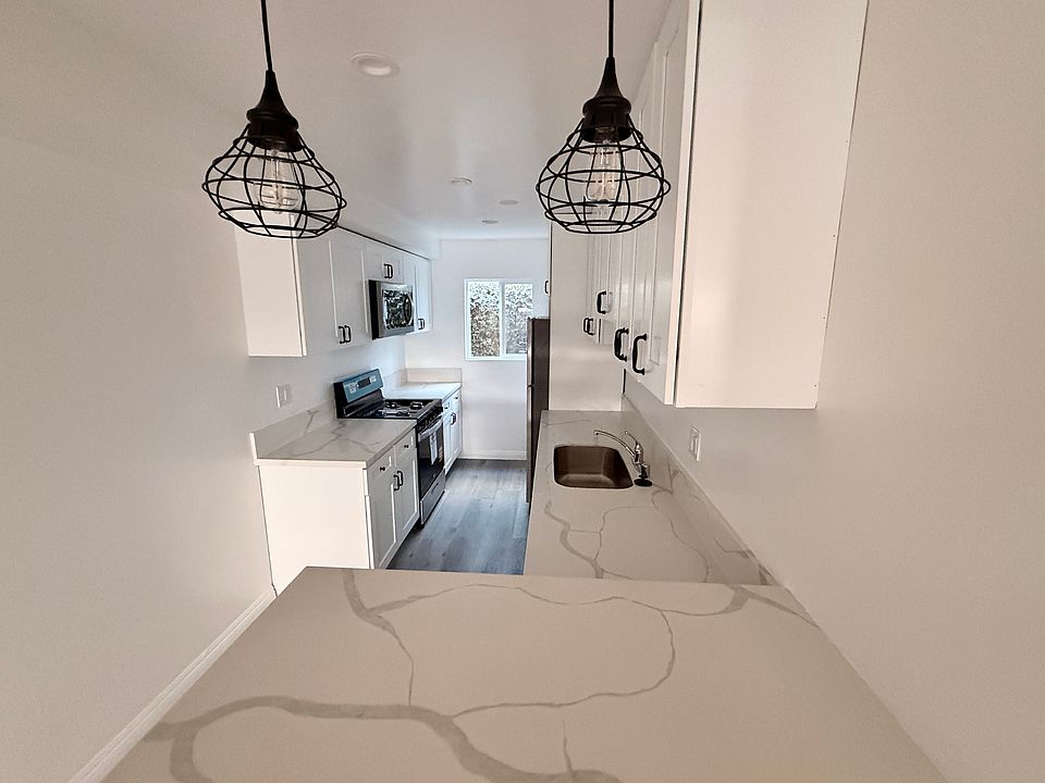 1st image of 3615 Bagley Ave APT 2