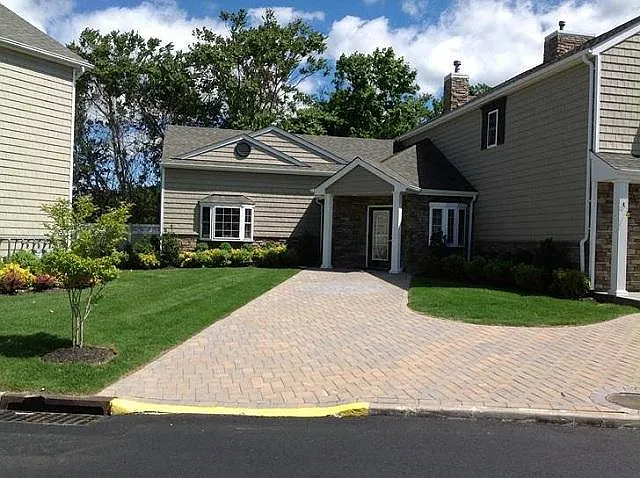 Fairfield Knolls At West Sayville — Photo 2