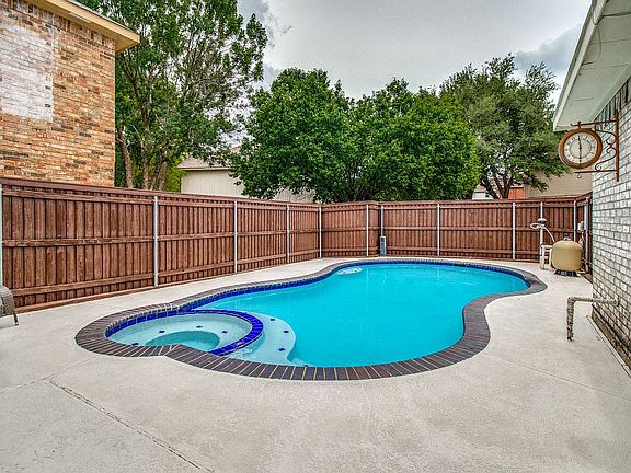 2nd image of 1504 Lodengreen Ct