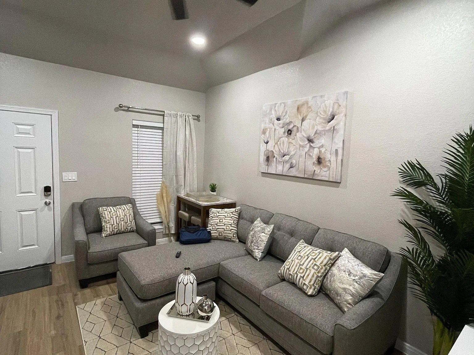 3 bed, 2.0 bath, 1150 sqft, $854 — Photo 4
