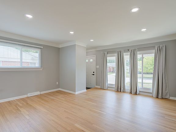 2nd image of 1842 Massoit Rd