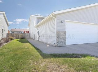 1958 52nd St S, Fargo, ND 58103