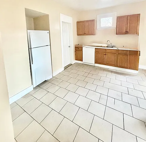 81 Sherman Ave #1 Photo 1