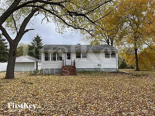 1355 S Oakland Ave Photo 1