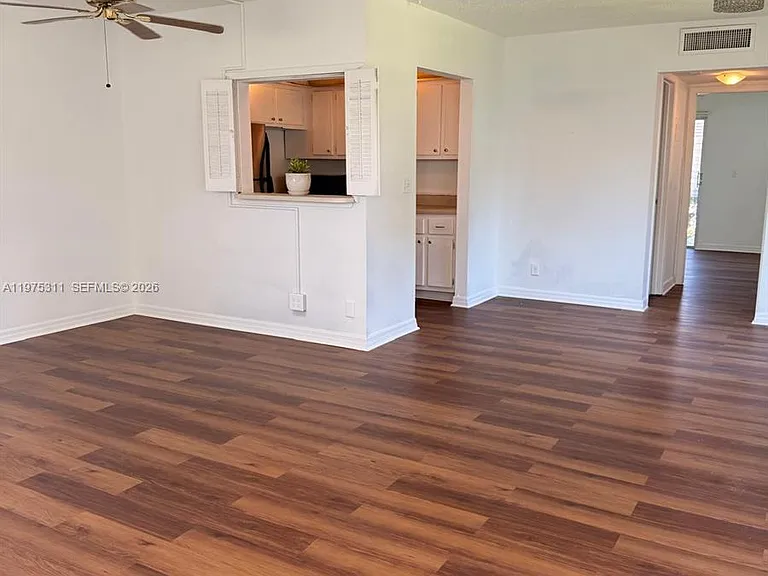 104 E Easthampton E #104 — Photo 3