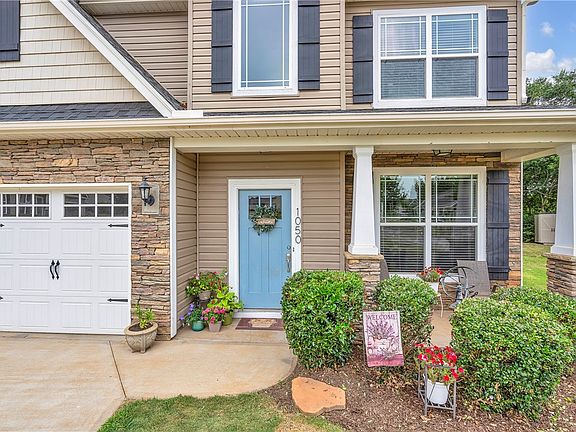 2nd image of 1050 Blythwood Dr
