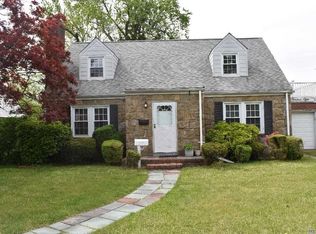 408 Adams Ave, West Hempstead, NY 11552
