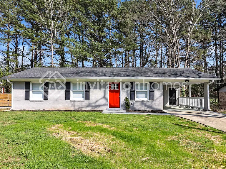 3054 Cottonwood Dr SE — Photo 1
