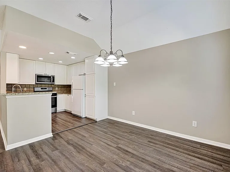 77 Woodlily Pl — Photo 11
