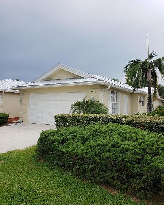 1st image of 1615 SW Waterfall Blvd