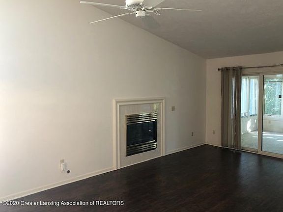 5th image of 1112 Woodmeadow #171