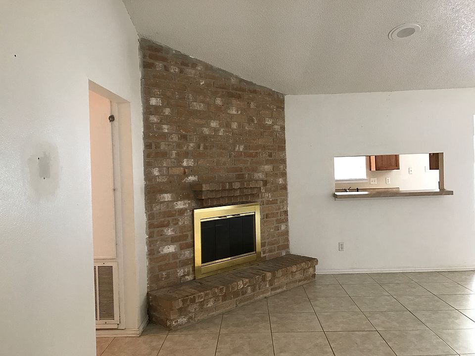 1st image of 16974 Gleneagle Dr N