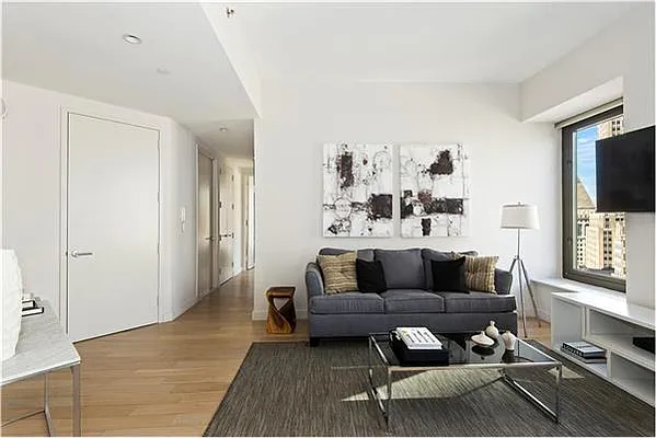 Rented by R New York | media 54